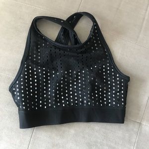 Sports bra w/reflective detail